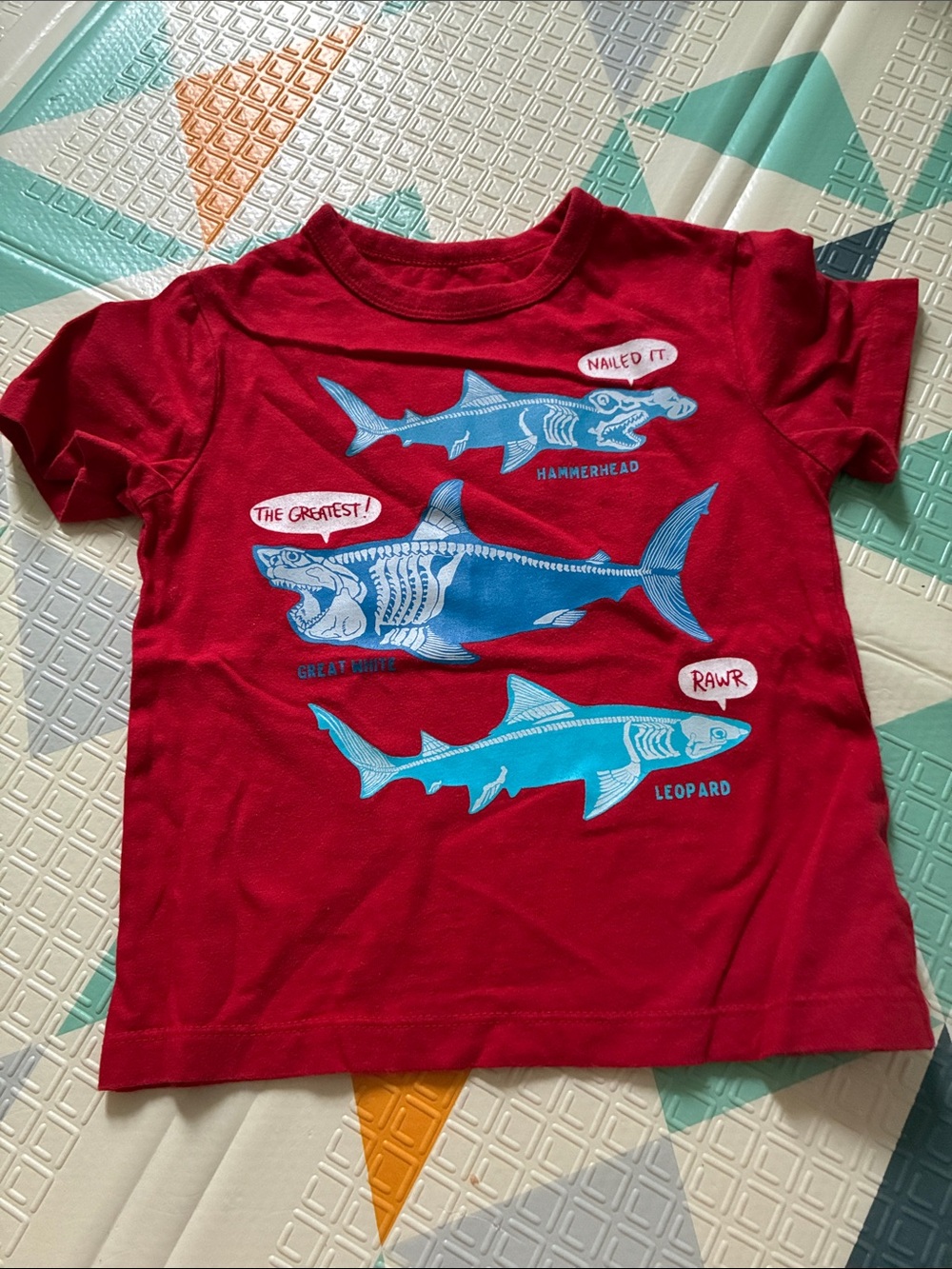 20/25$ 🧸 Kids Red Shark Graphic Tee